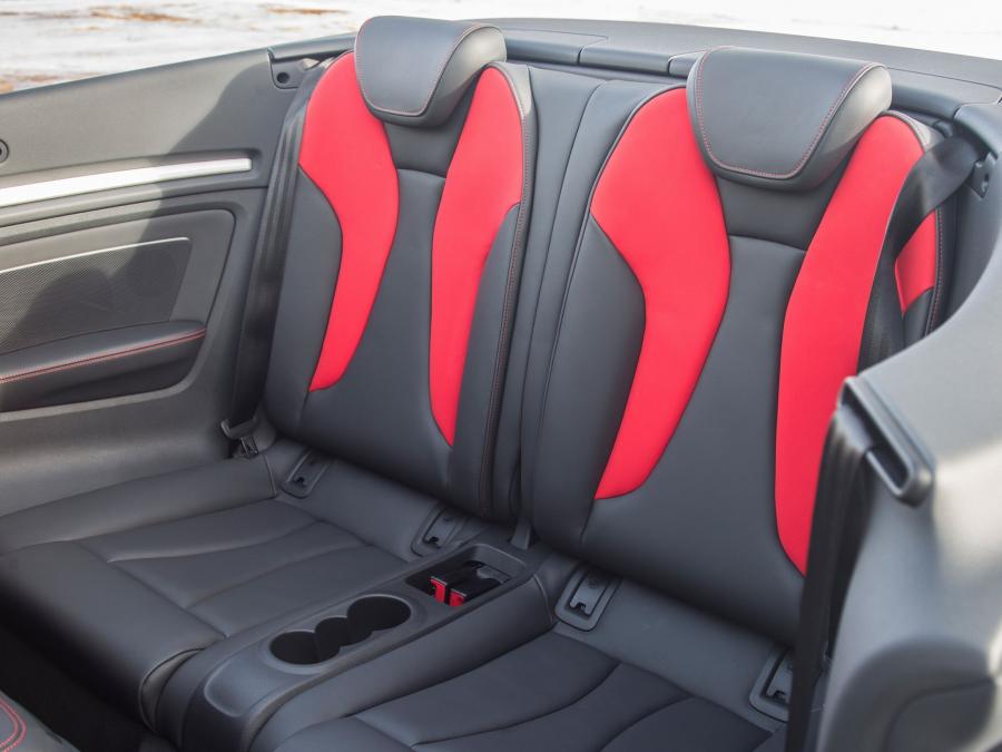 Интерьер Audi S3 Cabriolet (8V) 2014 года  (WW) (фото 30 из 34)